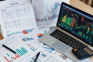 quais os melhores indicadores para analisar uma empresa